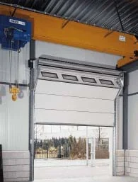 Dettaglio portone sezionale industriale